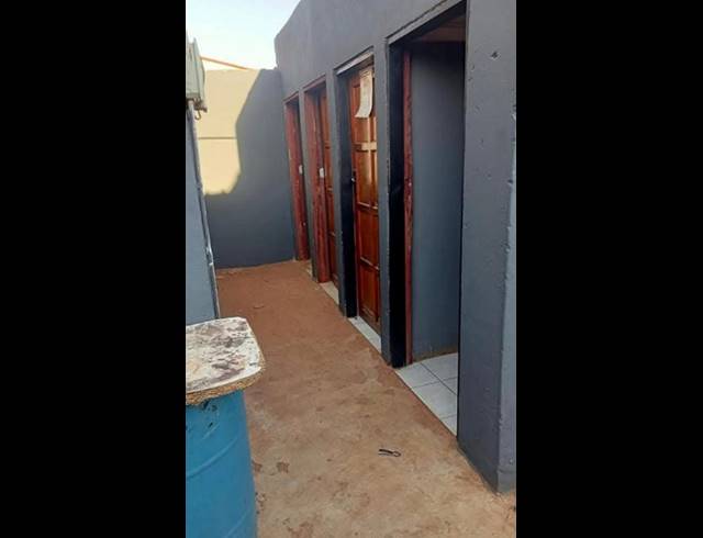 10 BEDROOM HOUSE FOR SALE IN DRIEZIEK